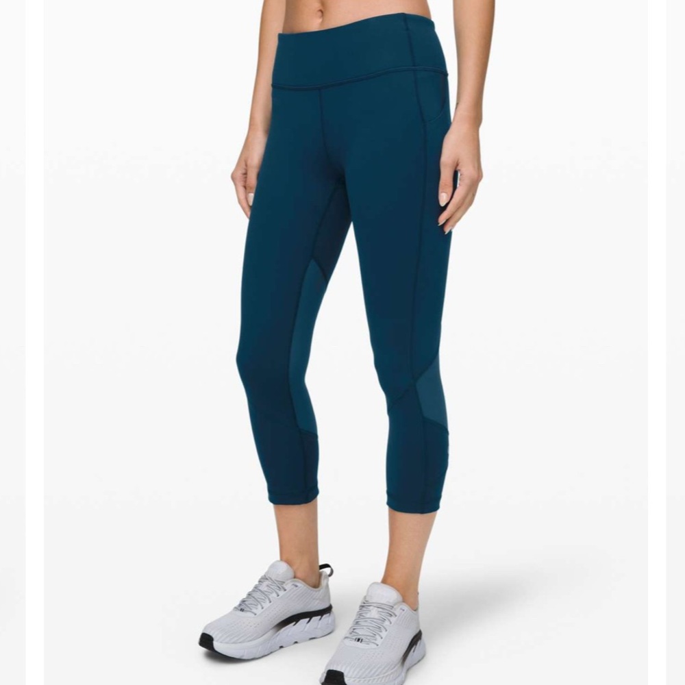 Lululemon Pace Rival Crop in Night Diver Blue Size 4